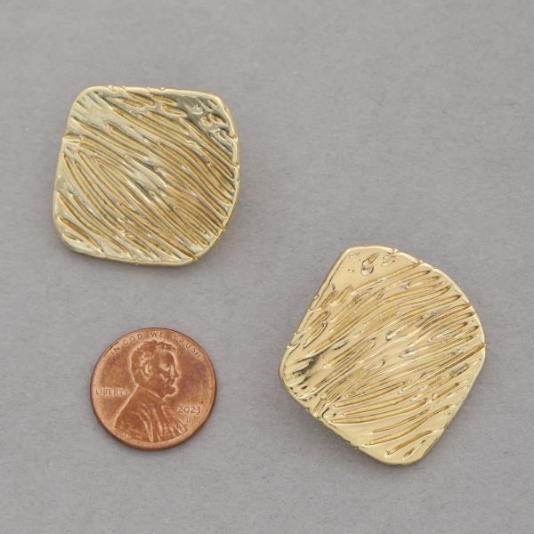 LINED METAL EARRING