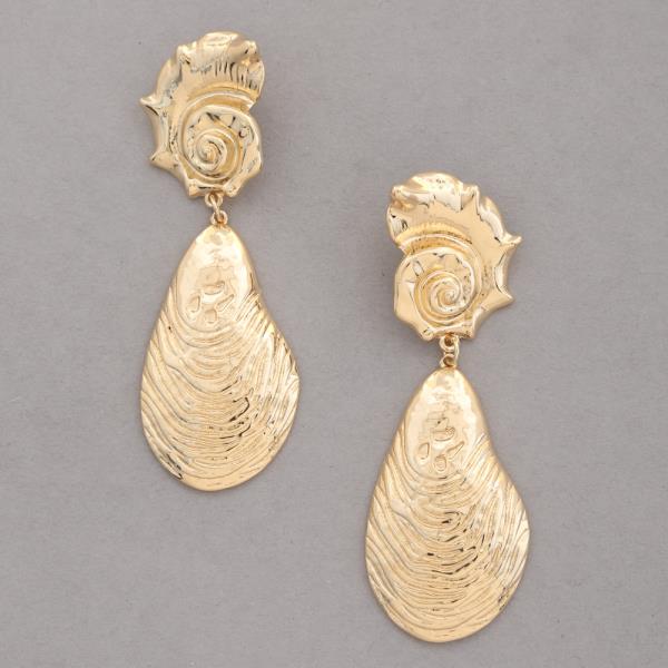 SODAJO SEA LIFE SHELL DANGLE EARRING
