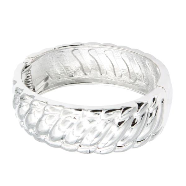 METAL CUFF BRACELET