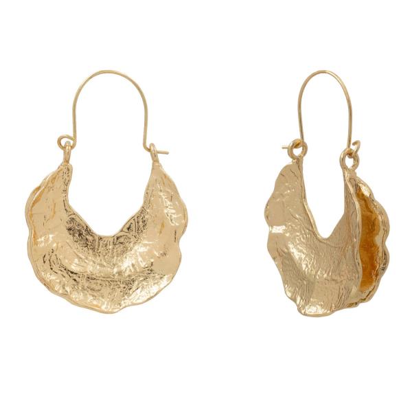 METAL LEAF HOOP EARRING