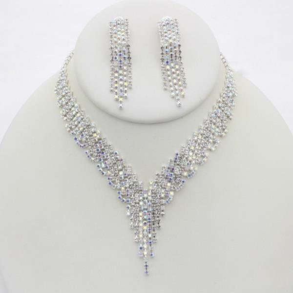 V SHAPE RHINESTONE NECKLACE