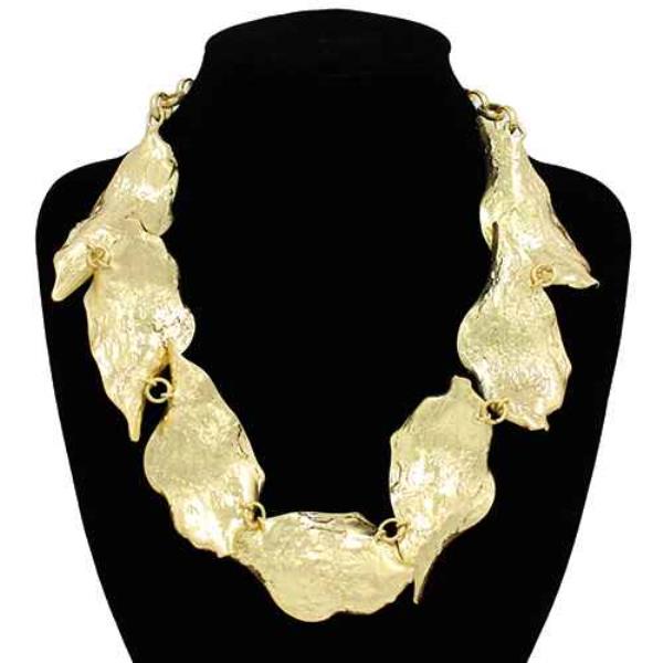 PETAL TEXTURED LINK METAL NECKLACE