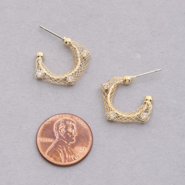 SODAJO WIRE METAL GOLD DIPPED EARRING
