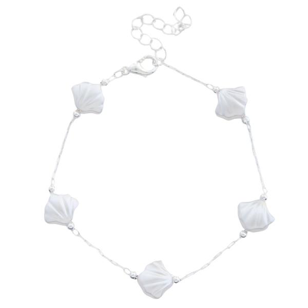 SEASHELL CHARM STATION CHAIN BRACELET