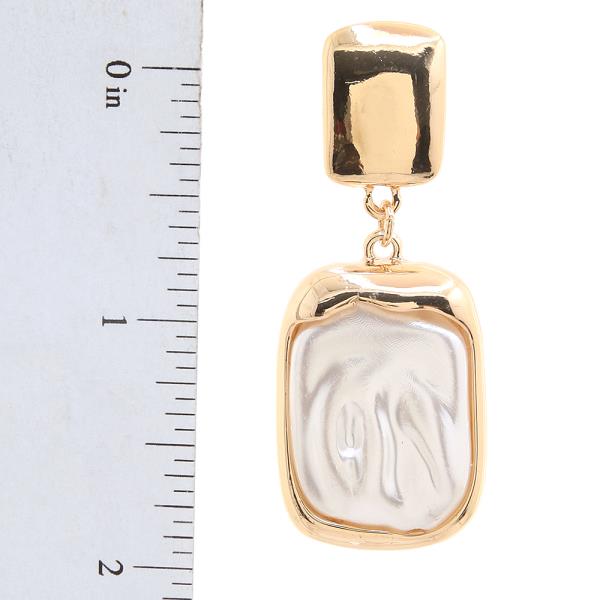 METAL PEARL DANGLE EARRING