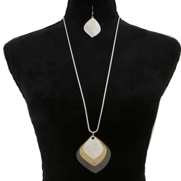 MULTI LEAF PENDANT LONG NECKLACE EARRING SET