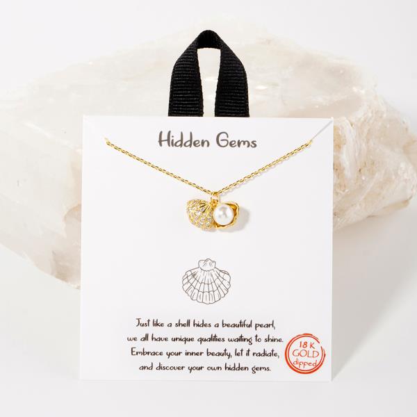 HIDDEN GEM SHELL WITH PEARL NECKLACE