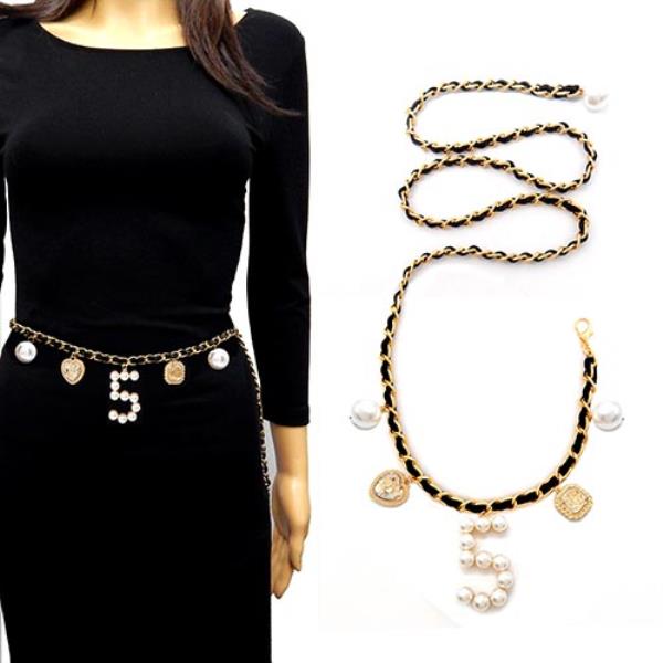 CHAIN BELT WITH CHARM AND G PEARL DANGLING