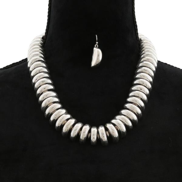 METAL RING NECKLACE