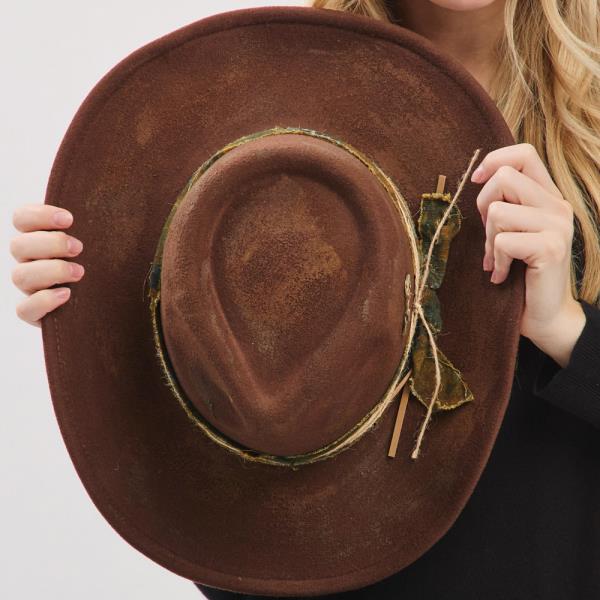VINTAGE VERSATILE SHAPEABLE COWGIRL & FEDORA HAT WITH DISTRESSED FABRIC & SUEDE BAND. ONE SIZE