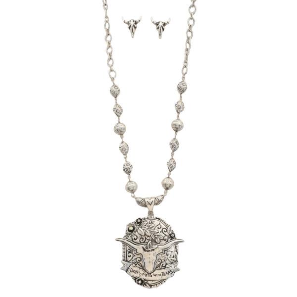 TEXAS LONGHORN ENGRAVED PENDANT NECKLACE AND COW SKULL STUD EARRING SET