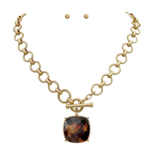 TORTOISE STONE BEAD CIRCLE LINK TOGGLE CLASP NECKLACE