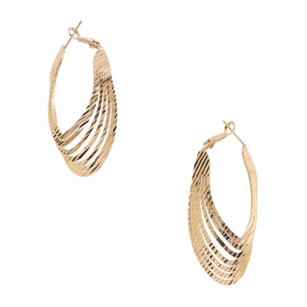 TEXTURED OVAL LINK METAL EARRING