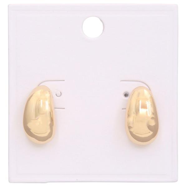 OVAL METAL STUD EARRING