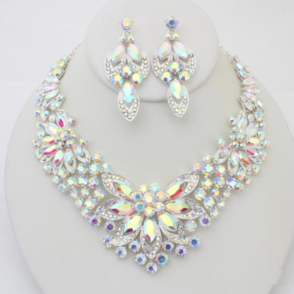 CRYSTAL FLORAL STATEMENT NECKLACE EARRING SET