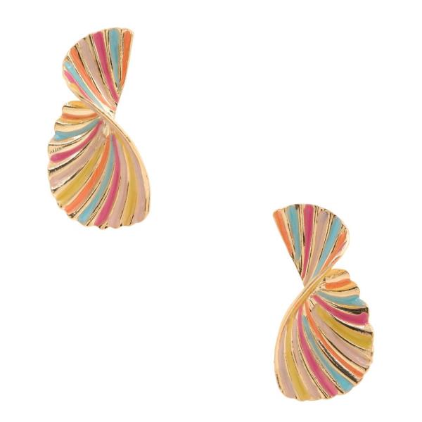 COLOR LINED RUFFLE METAL EARRING