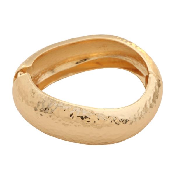 HAMMERED CURVE METAL BANGLE HINGED BRACELET