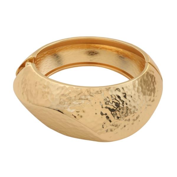 HAMMERED METAL ASYMMETRICAL SHAPE HINGED BRACELET