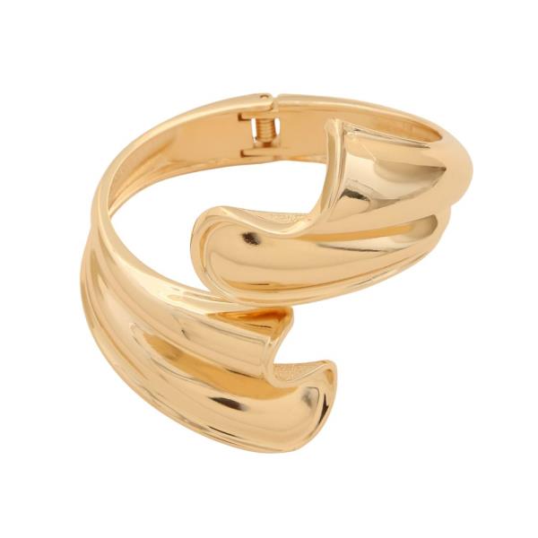 RUFFLE METAL HINGED BRACELET