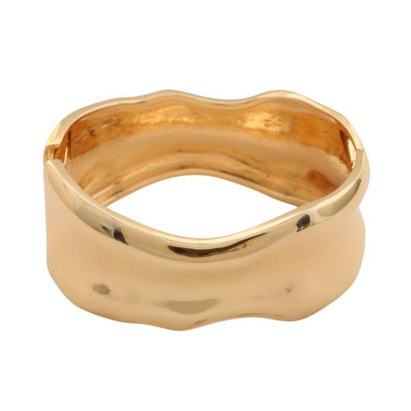 WAVY METAL HINGED BRACELET