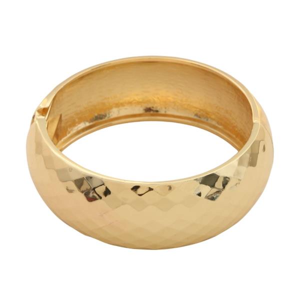 HAMMERED METAL HINGED BRACELET