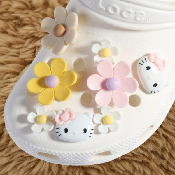 CUTE CHARACTER FLOWER SHOE CHARM