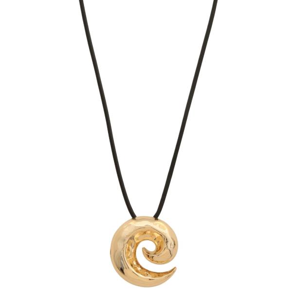 SWIRL METAL PENDANT NECKLACE