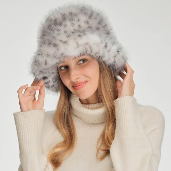 CC FAUX FUR LEOPARD BUCKET HAT