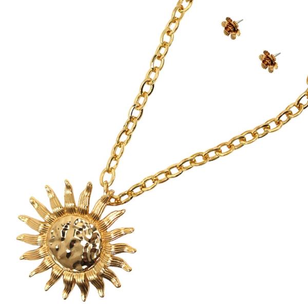 SUN SHAPE PENDANT CHAIN METAL NECKLACE