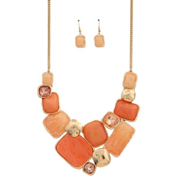 SQUARE RECTANGLE CRYSTAL LINK NECKLACE