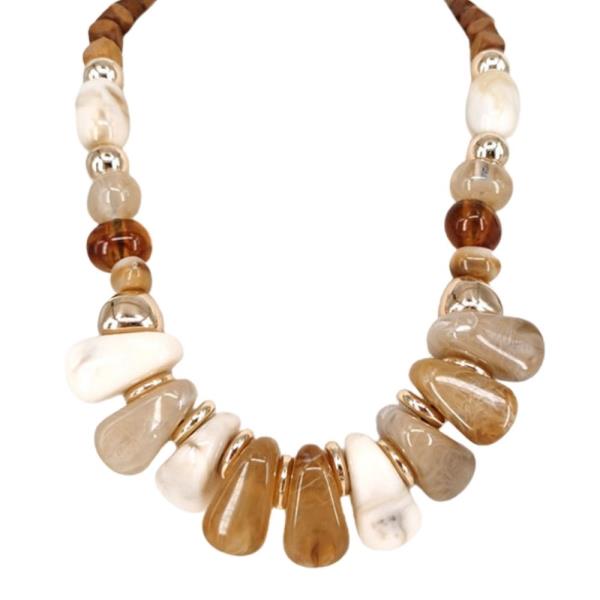 AMBER TONE RESIN STONE MIX BEAD STATEMENT NECKLACE