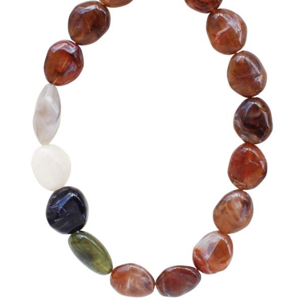 FLAT RESIN BEAD NECKLACE