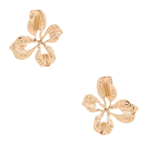 TEXTURED METAL FLOWER EARRING