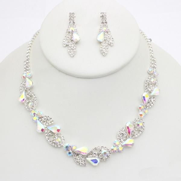 RHINESTONE CLUSTER NECKLACE EARRING SET