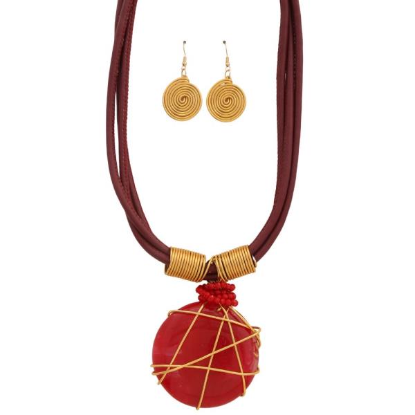 ROUND PENDANT WIRE LAYERED NECKLACE