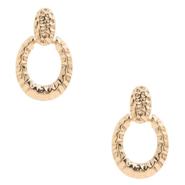 TEXTURED OVAL LINK DANGLE EARRING