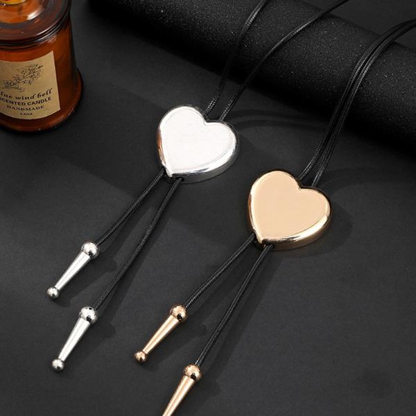 HEART SHAPE METAL PENDANT NECKLACE