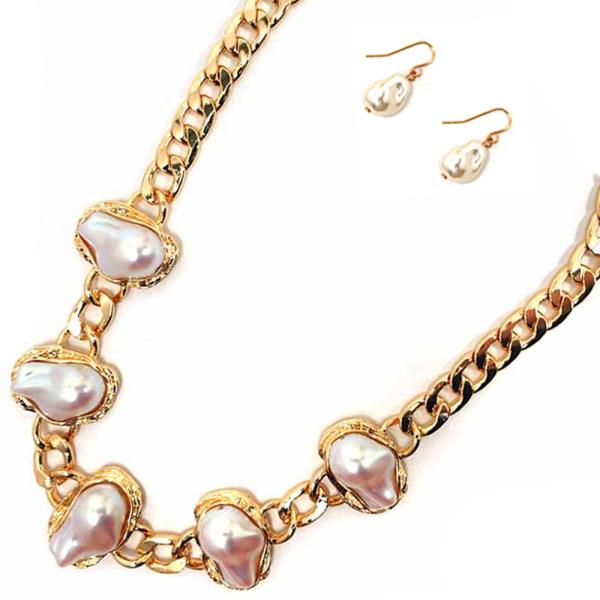 PEARL STATION STATEMENT NECKLACE EARRING SET