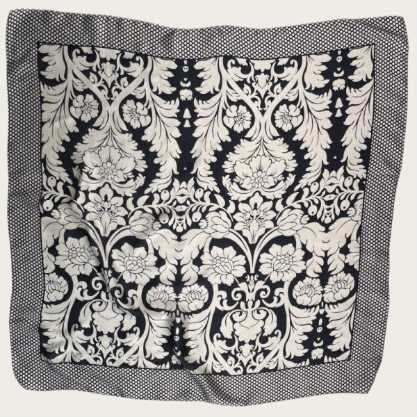 BLACK WHITE FLORAL SILKY BANDANA -VINTAGE PRINTING SCARF
