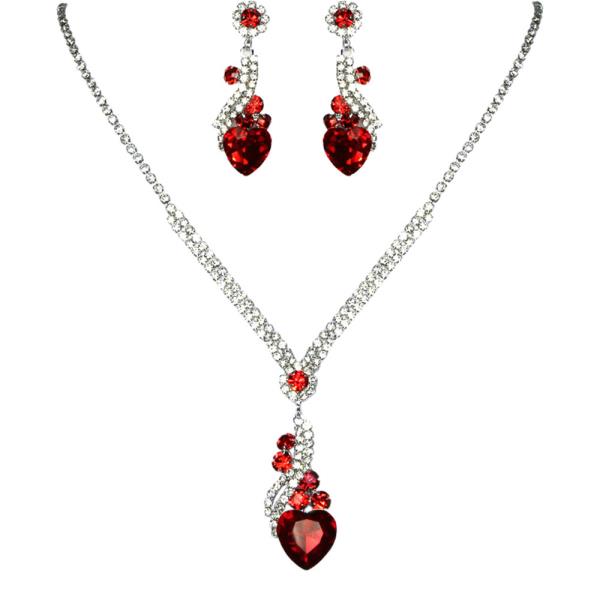 RHINESTONE HEART ROUND NECKLACE