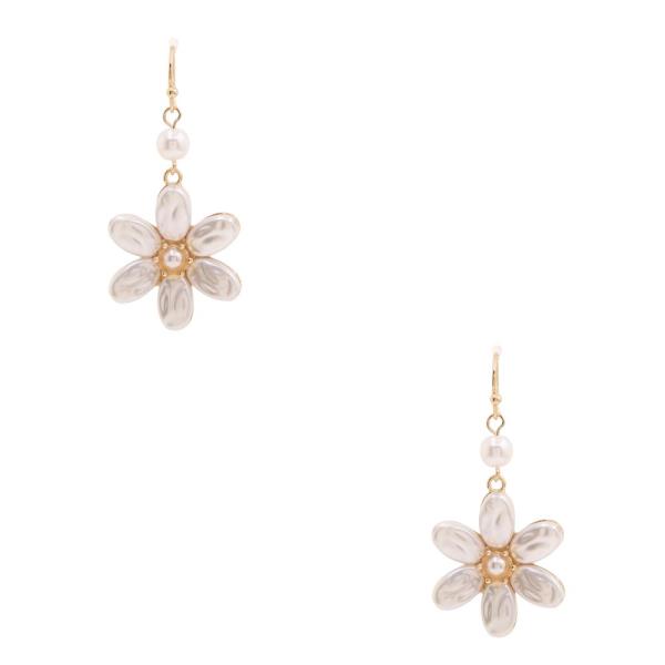 PEARL FLOWER DANGLE EARRING