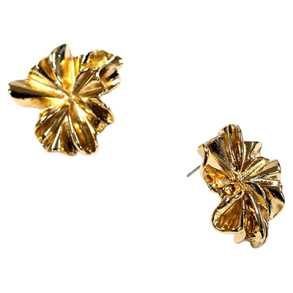 TEXTURED METAL FLORAL STUD EARRING