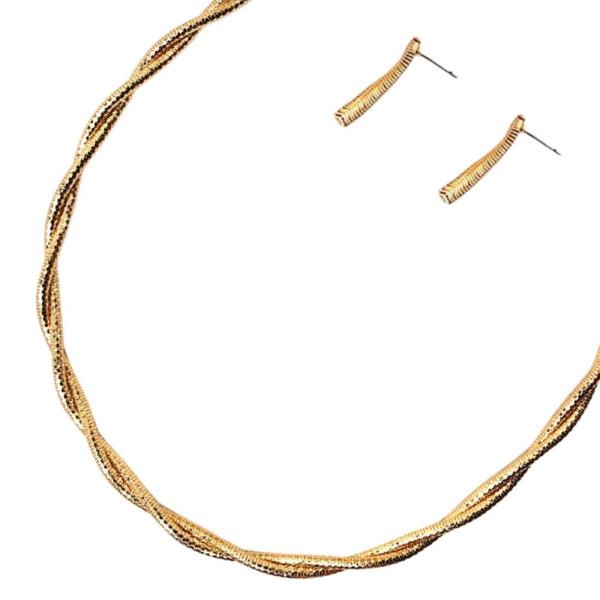 TWISTED LINK METAL NECKLACE