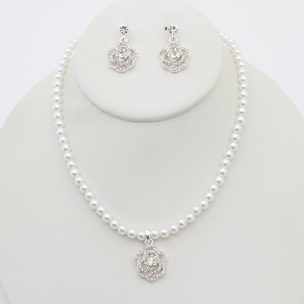 PEARL BEAD RHINESTONE ROSE PENDANT NECKLACE EARRING SET