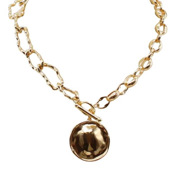 DIFFERENT HALF CHAIN HAMMERED CIRCLE PENDANT NECKLACE