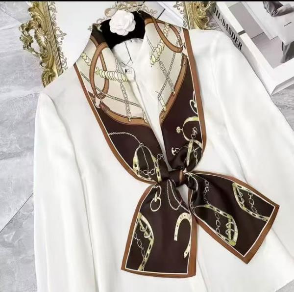 ORNATE CHAIN PANEL PATTERN SILKY BANDANA SQUARE NECK SCARF