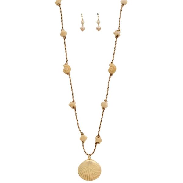 SEASHELL PENDANT MULTI CHARM STATION NECKLACE