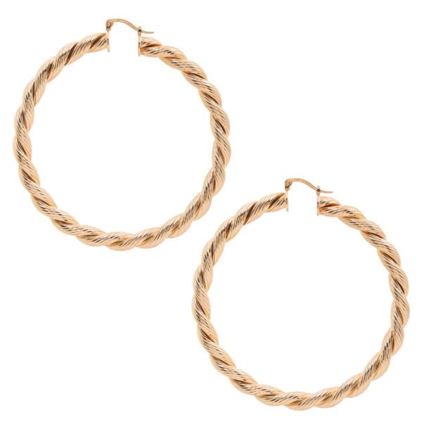 TWIST METAL HOOP EARRING