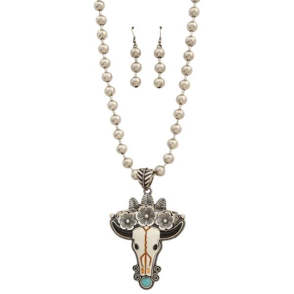 WESTERN CATTLE SKULL PENDANT BEADED NECKLACE