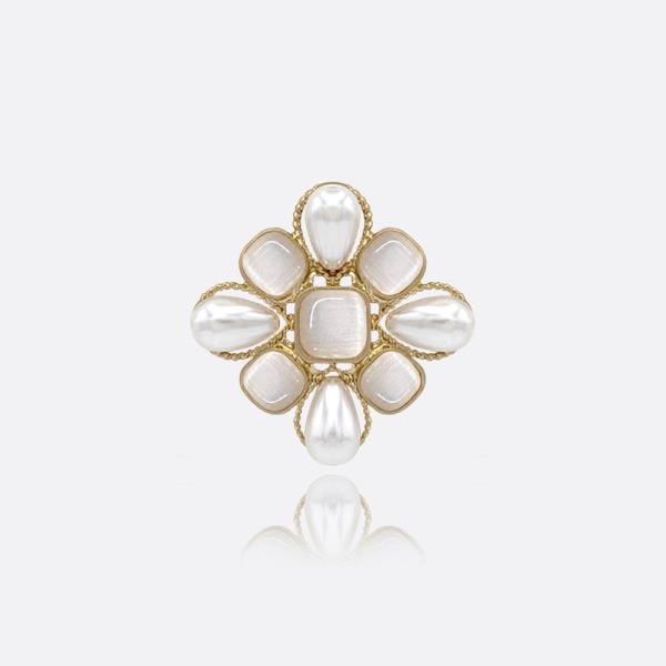 PEARL FLOWER BROOCH PIN